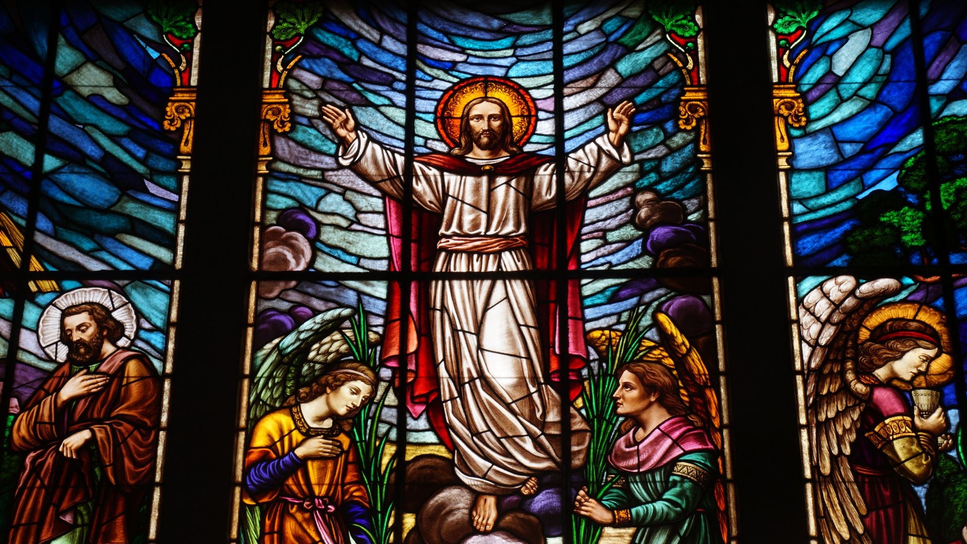 À quoi servent les vitraux dans les églises ?