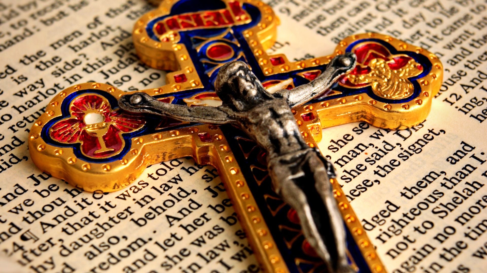 Où accrocher un crucifix ?