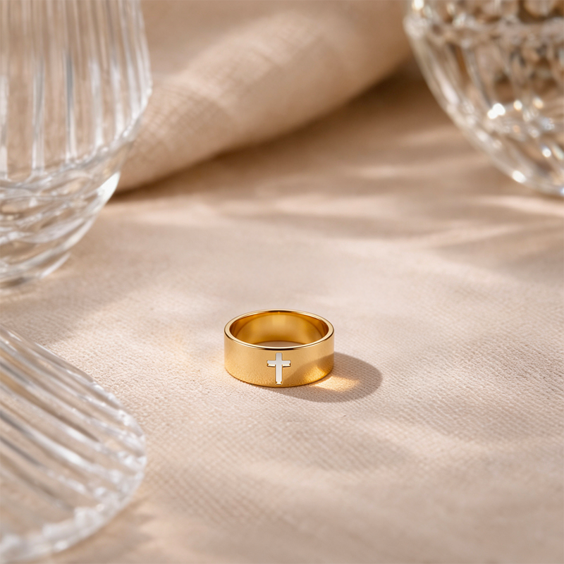 Bague croix anneau large dorée