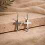 Boucles d'oreilles croix argentée