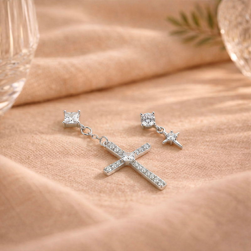 Boucles d'oreilles croix asymétriques - Cæli