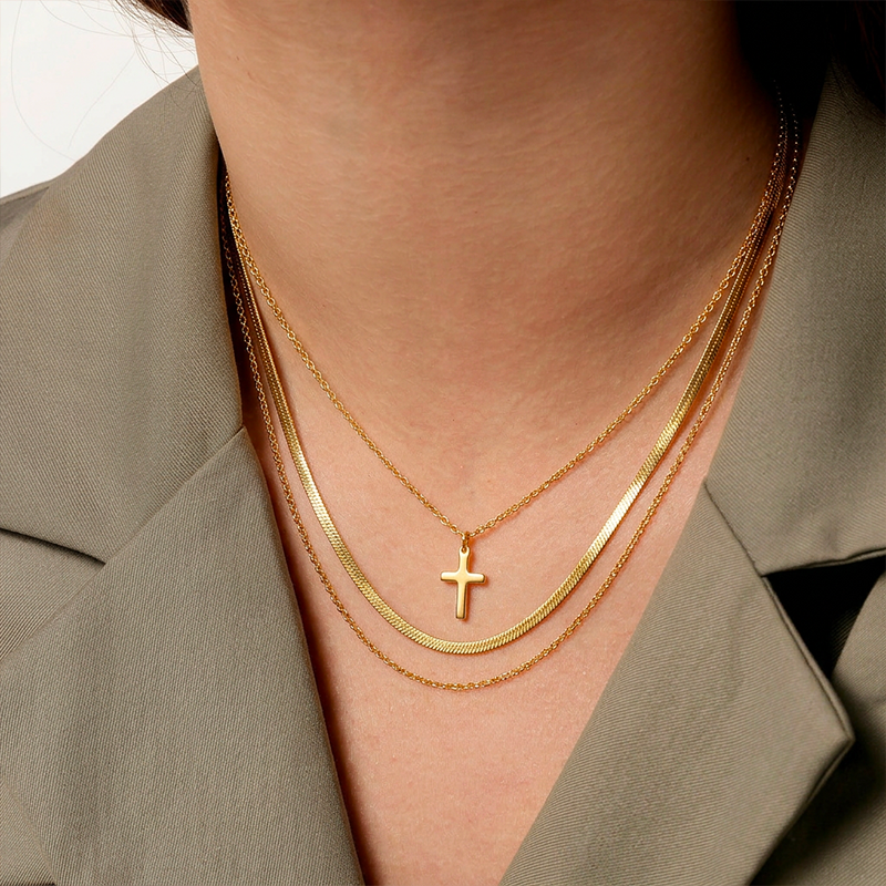 Collier multirang croix dorée